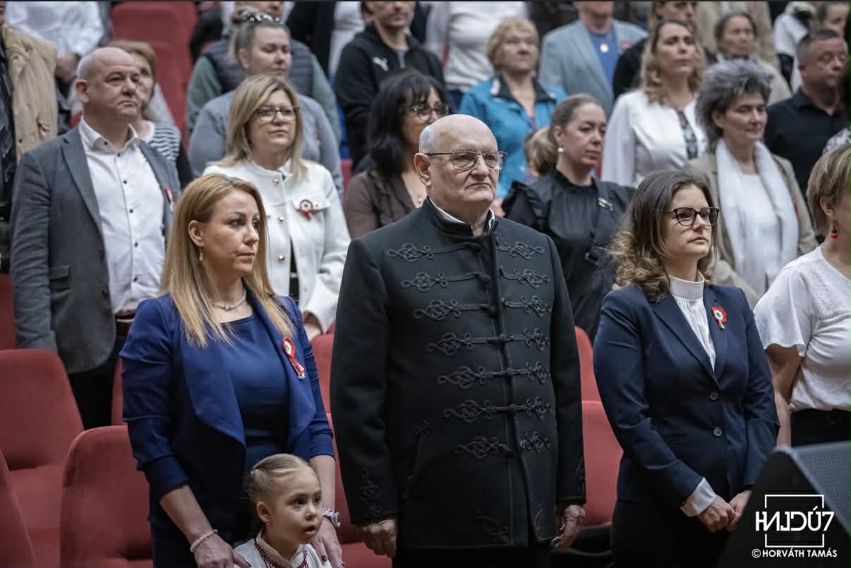 1 b39b3338 1cc8 469b 814c 1c13ef6471df